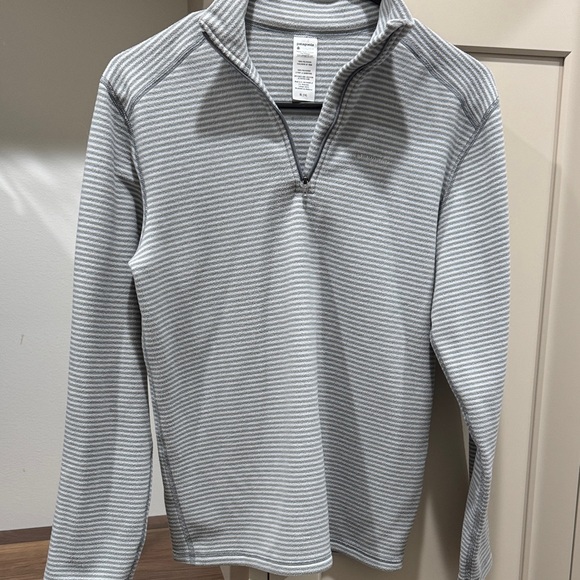 Gray & White Stripe Patagonia Fleece - Picture 1 of 3